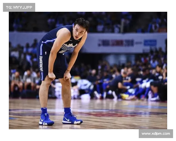 2018年NBA中国赛深圳站:独行侠赛前训练 丁彦雨航抢镜 2018年NBA中国赛深圳站:独行侠赛前训练 丁彦雨航抢镜